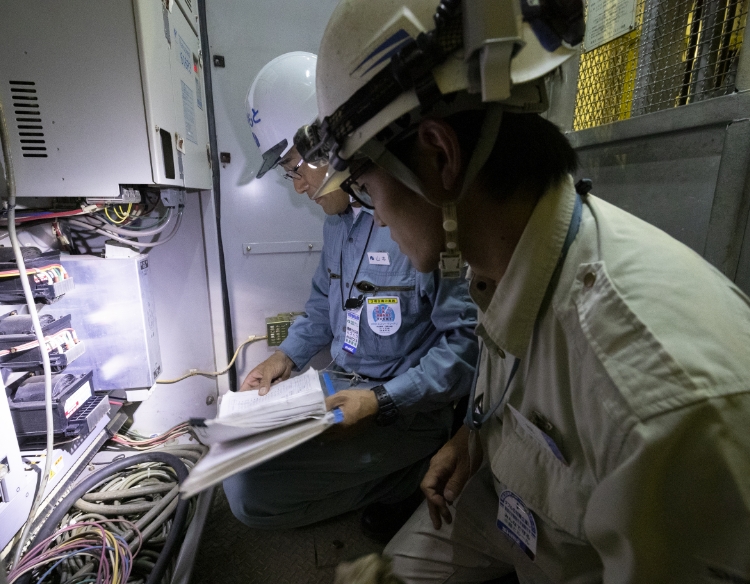 機電チェックの様子